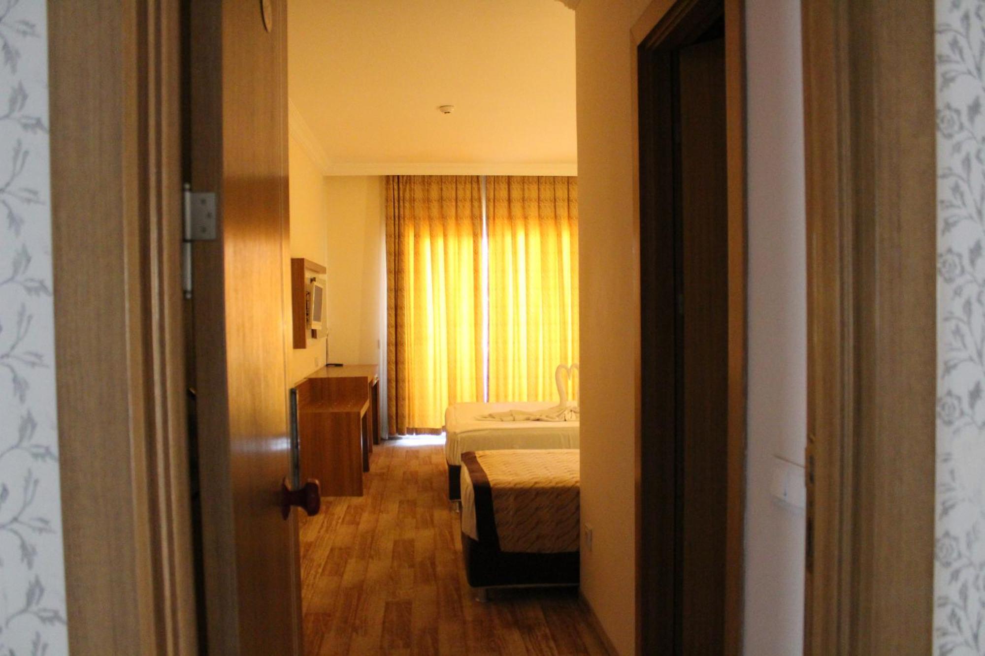 Hotel Mitos Аланя Екстериор снимка